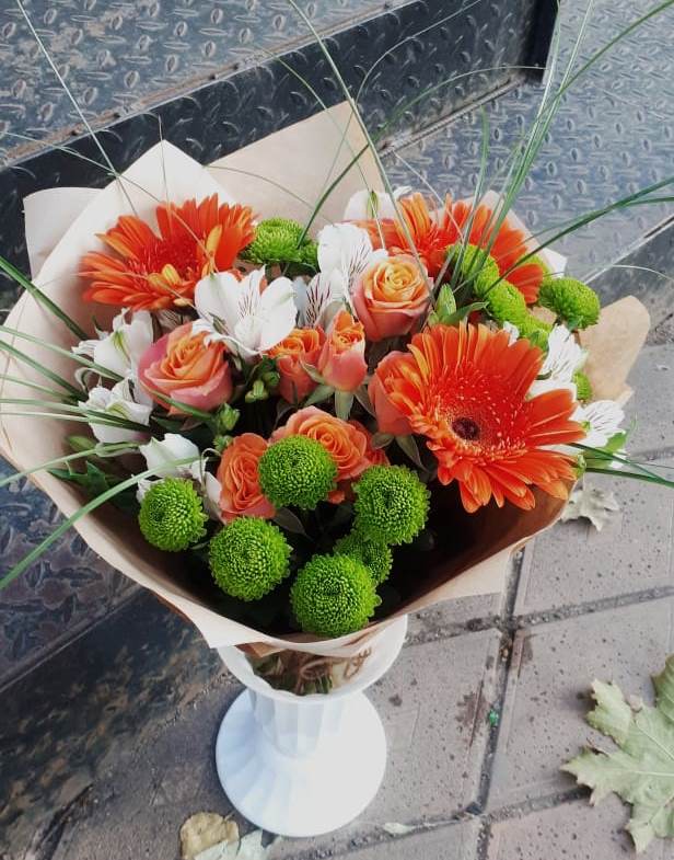 Букет цветов из: Герберы, Хризантемы, Альстромерии и Розы в Бородино ГО Мытищи