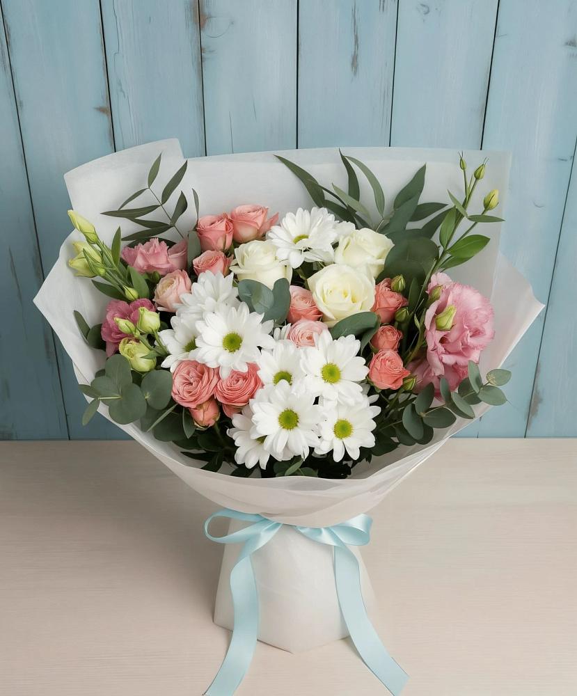 Букет цветов из: Розы, Лизиантусы и Хризантемы в Бородино ГО Мытищи