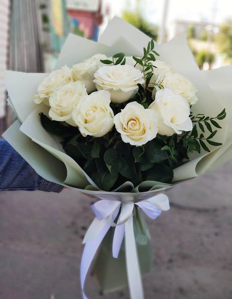 Букет Белые розы Проуд в Бородино ГО Мытищи