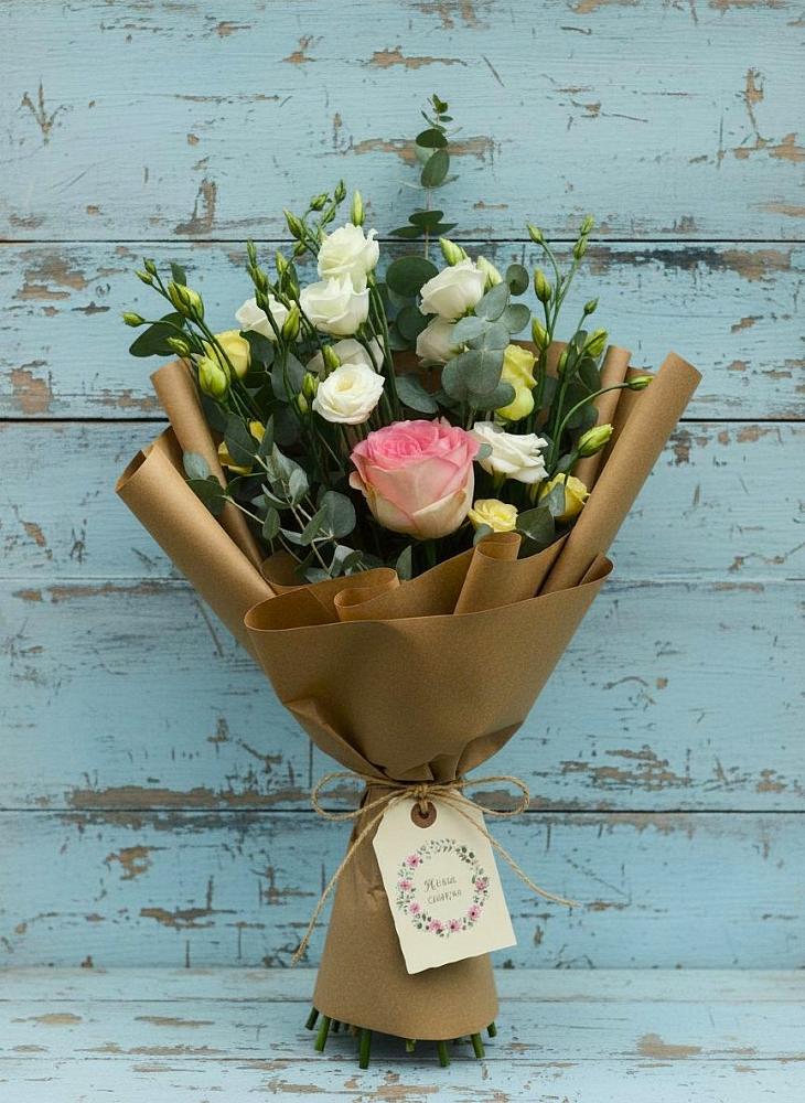 Букет цветов из: Розы и Лизиантусы в Бородино ГО Мытищи