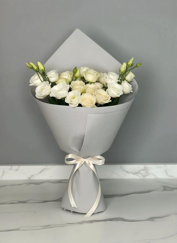 Букет цветов из: Розы и Лизиантусы в Бородино ГО Мытищи