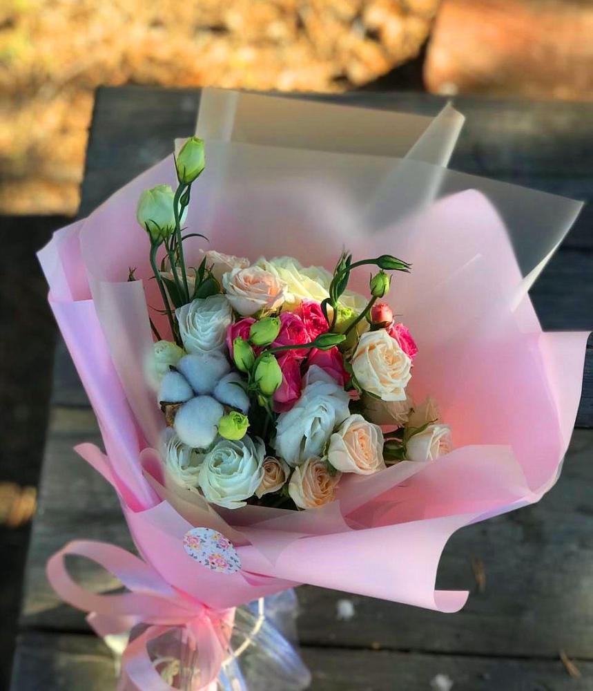 Букет цветов из: Розы и Лизиантусы в Бородино ГО Мытищи