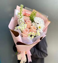 Букет цветов из:  Хризантемы и Розы в Бородино ГО Мытищи