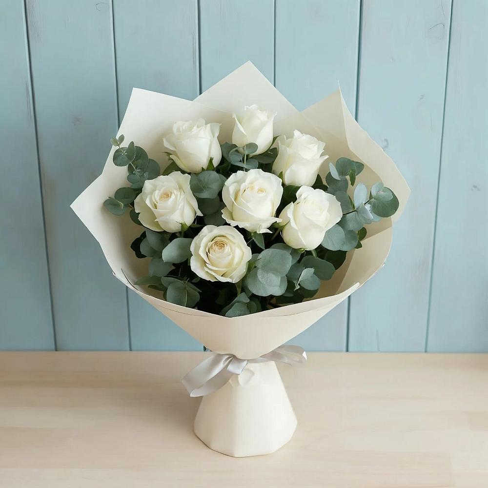 Букет Белые розы в Эвкалипте в Бородино ГО Мытищи
