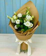 Букет цветов из:  Хризантемы и Лизиантусы в Бородино ГО Мытищи