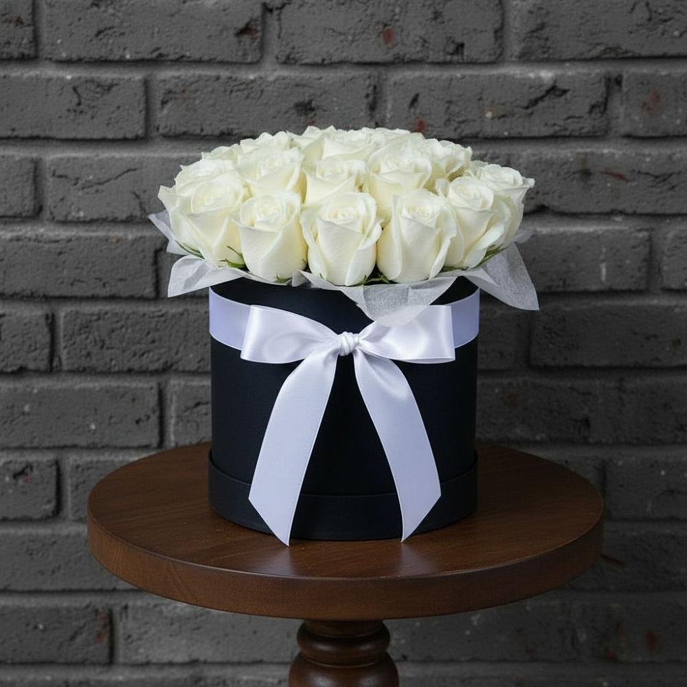 Цветочная композиция из Розы в шляпной коробке в Бородино ГО Мытищи