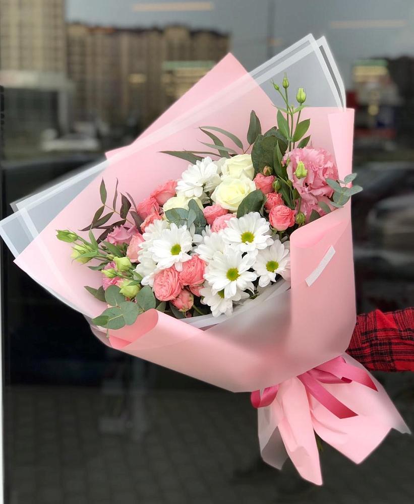Букет нежный в Бородино ГО Мытищи Букет цветов из: Розы, Лизиантусы и Хризантемы в Бородино ГО Мытищи