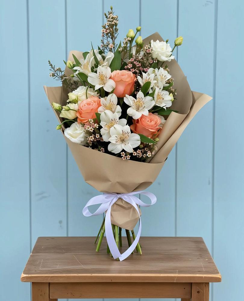 Букет цветов из: Альстромерии, Лизиантусы, Розы и Хризантемы в Бородино ГО Мытищи